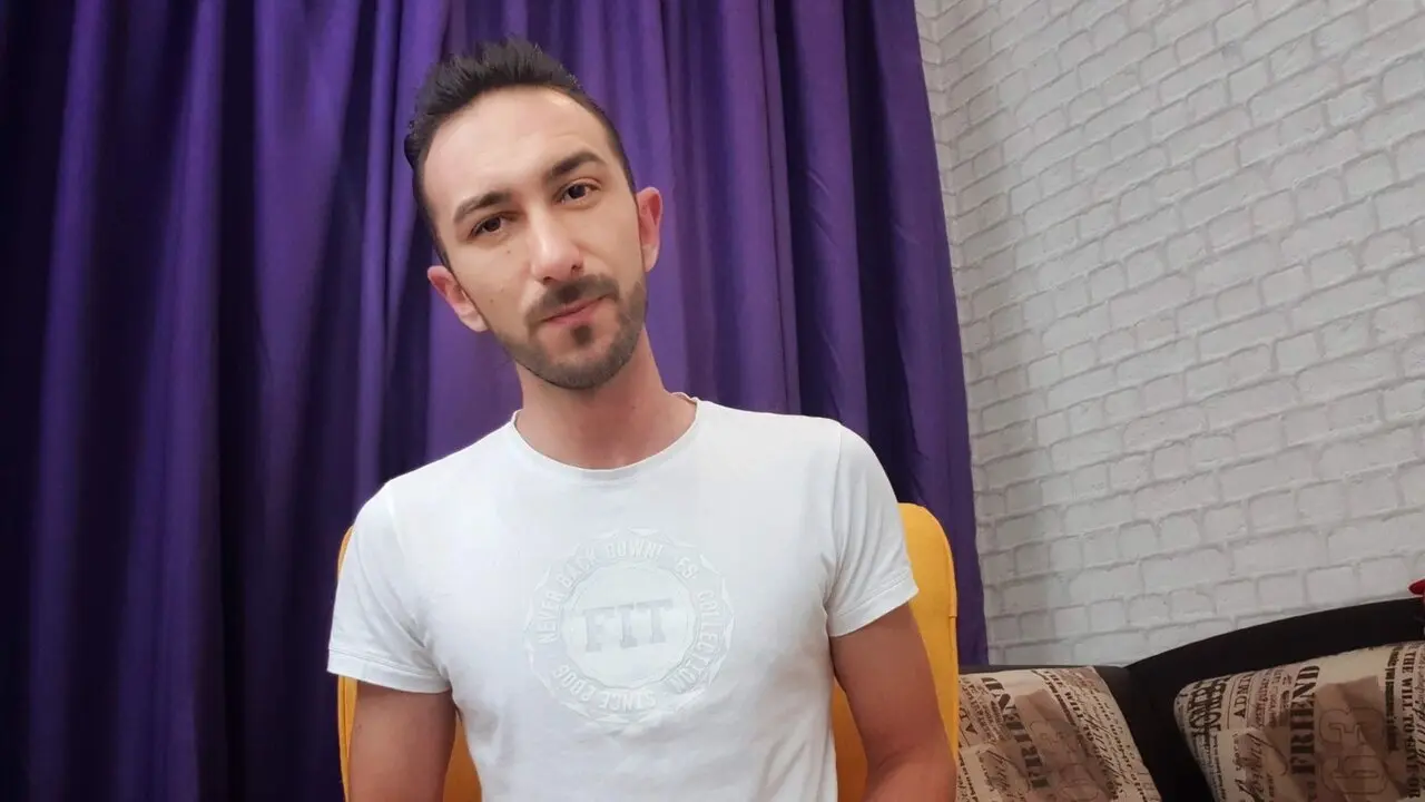 BobbyTricksy Cumshow Vip