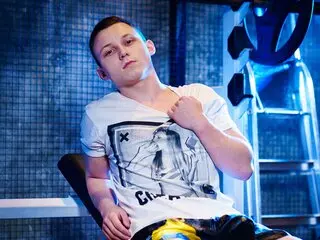 BuckLemis Cumshow Vip