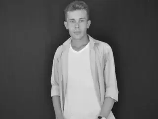 DenisBlue Cumshow Vip