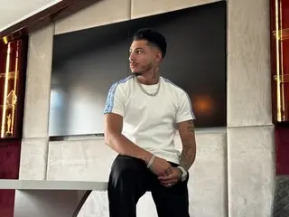 LucaWard Cumshow Vip