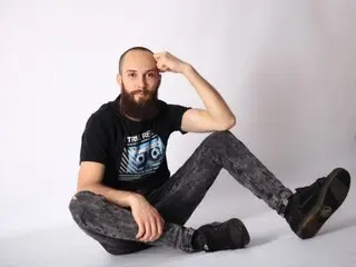 MarkMcAvoy Cumshow Vip